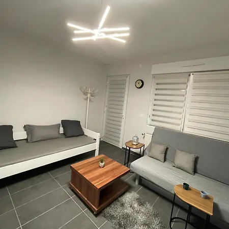 Appartement Renove Avec Parking Et Balcon *
